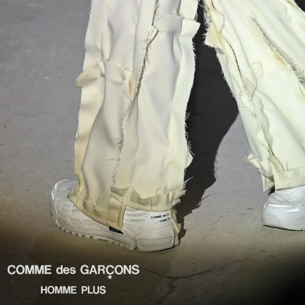 COMME des GARCONS HOMME PLUS / 新作アイテム入荷 “立体構築フレアウールパンツ” and more